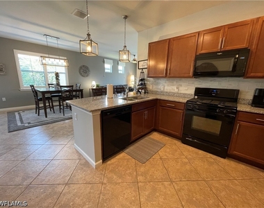 7631 Jacaranda Lane - Photo Thumbnail 17