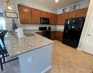 7631 Jacaranda Lane - Photo Thumbnail 16