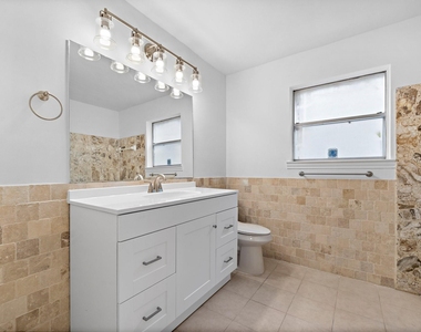 7810 Antoine Drive - Photo Thumbnail 10