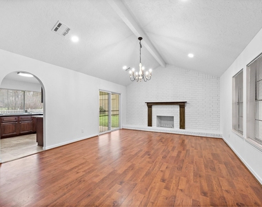 7810 Antoine Drive - Photo Thumbnail 5