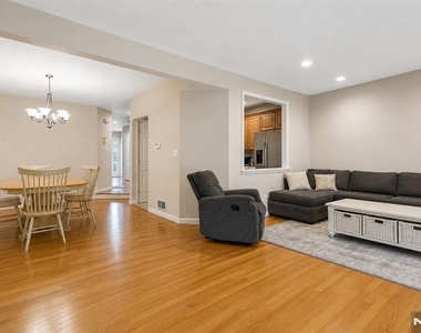 606 Park - Photo Thumbnail 6