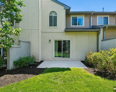 606 Park - Photo Thumbnail 20