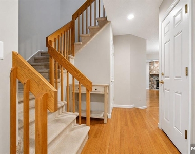606 Park - Photo Thumbnail 9
