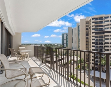 4005 Gulf Shore Boulevard N - Photo Thumbnail 2