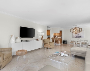 4005 Gulf Shore Boulevard N - Photo Thumbnail 10