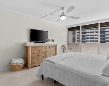4005 Gulf Shore Boulevard N - Photo Thumbnail 25