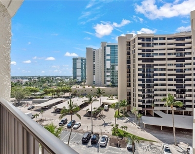 4005 Gulf Shore Boulevard N - Photo Thumbnail 3