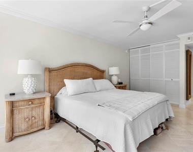 4005 Gulf Shore Boulevard N - Photo Thumbnail 22