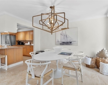 4005 Gulf Shore Boulevard N - Photo Thumbnail 12