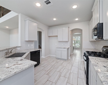 18511 Grand Spanish Oak Court - Photo Thumbnail 6