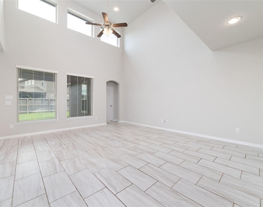 18511 Grand Spanish Oak Court - Photo Thumbnail 12