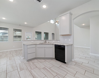 18511 Grand Spanish Oak Court - Photo Thumbnail 10