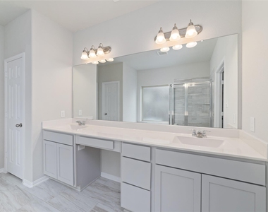 18511 Grand Spanish Oak Court - Photo Thumbnail 16
