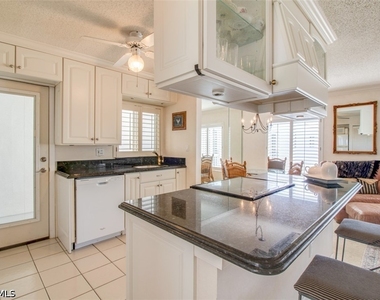 250 7th Avenue S - Photo Thumbnail 2
