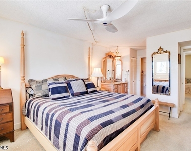 250 7th Avenue S - Photo Thumbnail 8