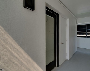 250 7th Avenue S - Photo Thumbnail 20