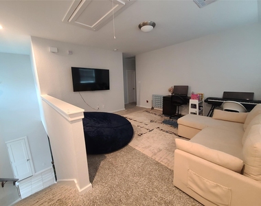 7035 Coneflower Creek Court - Photo Thumbnail 11