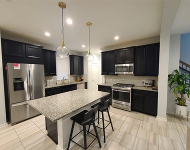 7035 Coneflower Creek Court - Photo Thumbnail 3