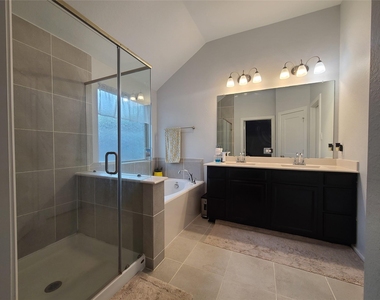 7035 Coneflower Creek Court - Photo Thumbnail 10