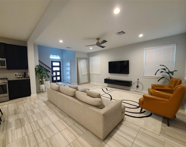 7035 Coneflower Creek Court - Photo Thumbnail 7