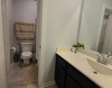 7035 Coneflower Creek Court - Photo Thumbnail 16
