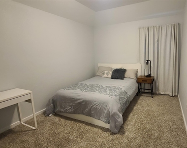 7035 Coneflower Creek Court - Photo Thumbnail 18