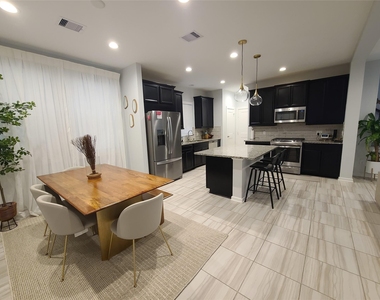 7035 Coneflower Creek Court - Photo Thumbnail 14