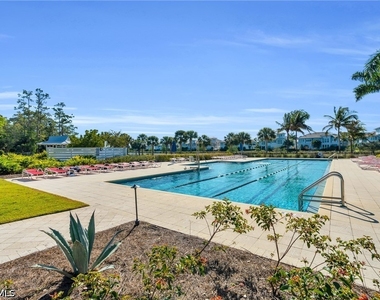 7239 Saona Court - Photo Thumbnail 8