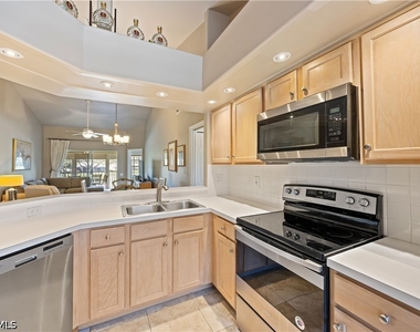 13611 Worthington Way - Photo Thumbnail 10