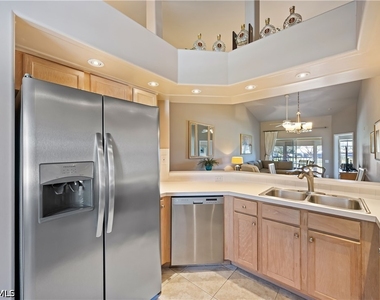 13611 Worthington Way - Photo Thumbnail 11