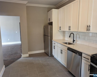 45 Linden - Photo Thumbnail 8