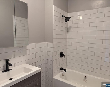 45 Linden - Photo Thumbnail 6
