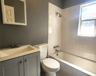 2996 Francis Avenue - Photo Thumbnail 4