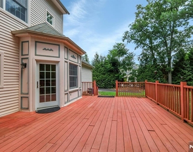765 Colonial - Photo Thumbnail 9