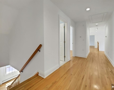 765 Colonial - Photo Thumbnail 26