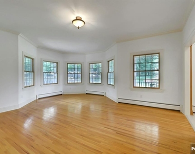 765 Colonial - Photo Thumbnail 14