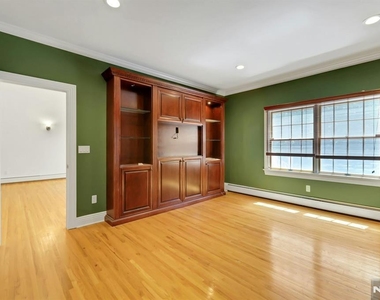 765 Colonial - Photo Thumbnail 19
