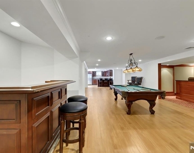 765 Colonial - Photo Thumbnail 33