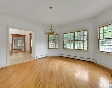 765 Colonial - Photo Thumbnail 12