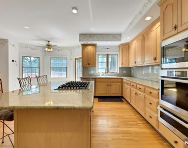 765 Colonial - Photo Thumbnail 23