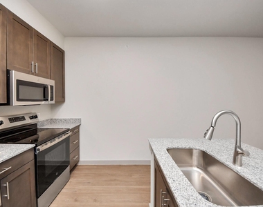 4639 Techniplex Drive - Photo Thumbnail 7
