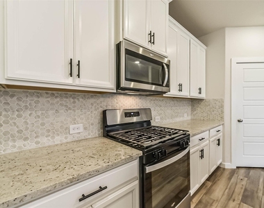 8515 Lake Groove Lane - Photo Thumbnail 8
