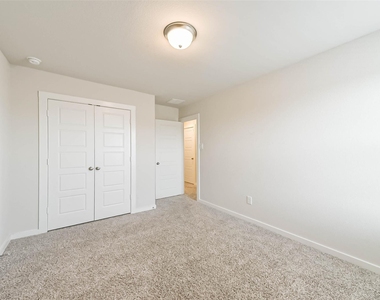 8515 Lake Groove Lane - Photo Thumbnail 20