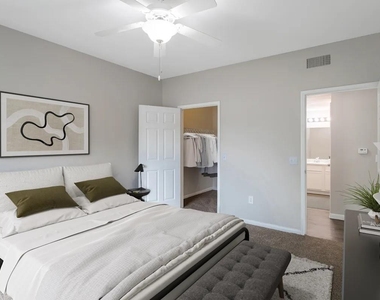 11355 Richmond Avenue - Photo Thumbnail 12