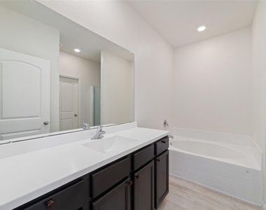 3000 Iron Woods Drive - Photo Thumbnail 18