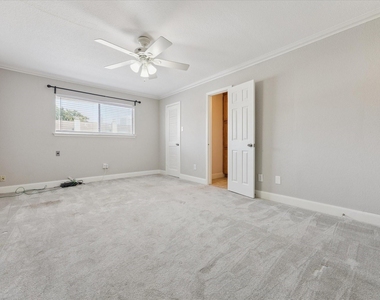 2501 Bering Drive - Photo Thumbnail 5
