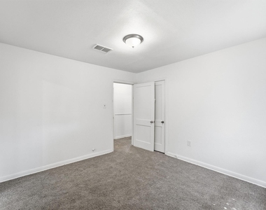 5326 Wenda Street - Photo Thumbnail 11