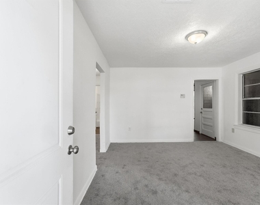 5326 Wenda Street - Photo Thumbnail 3