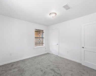 5326 Wenda Street - Photo Thumbnail 8