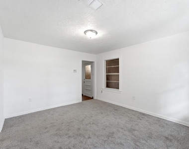 5326 Wenda Street - Photo Thumbnail 4